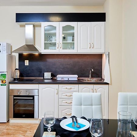 Art Apartments In Поморие Екстериор снимка